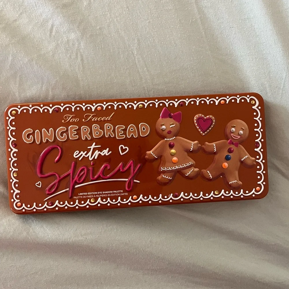 Too Faced Gingerbread Extra Spicy Palette - Picture 3 of 3